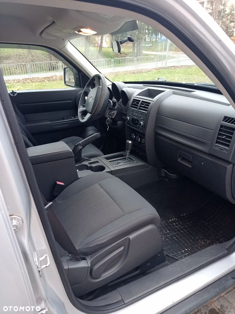 Dodge Nitro 4.0 V6 RT - 8