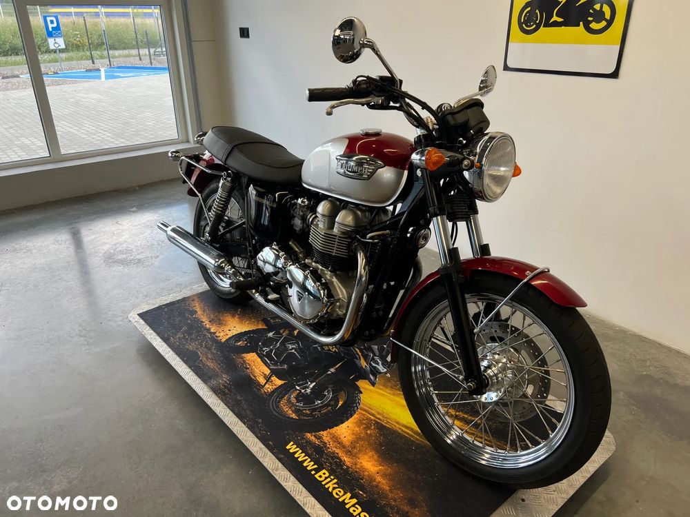 Triumph Bonneville - 5