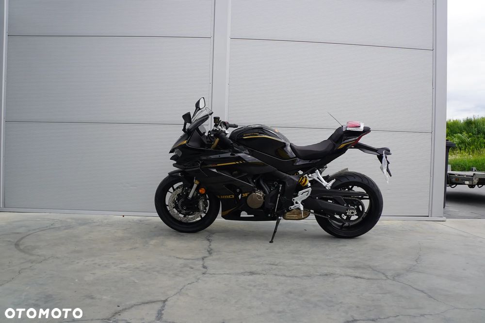 QJMOTOR SRK 800RR - 3