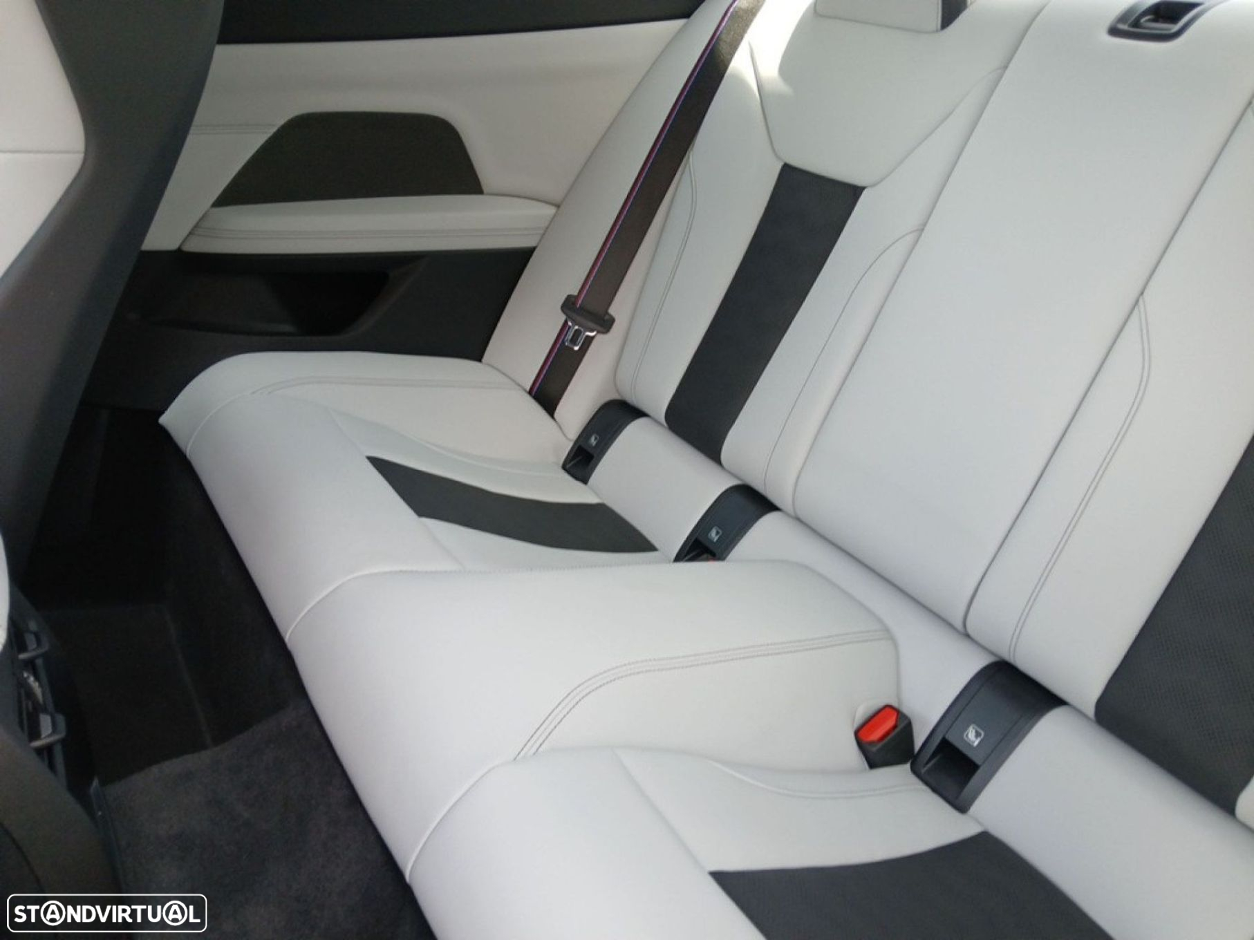 BMW M4 Competition xDrive - 14