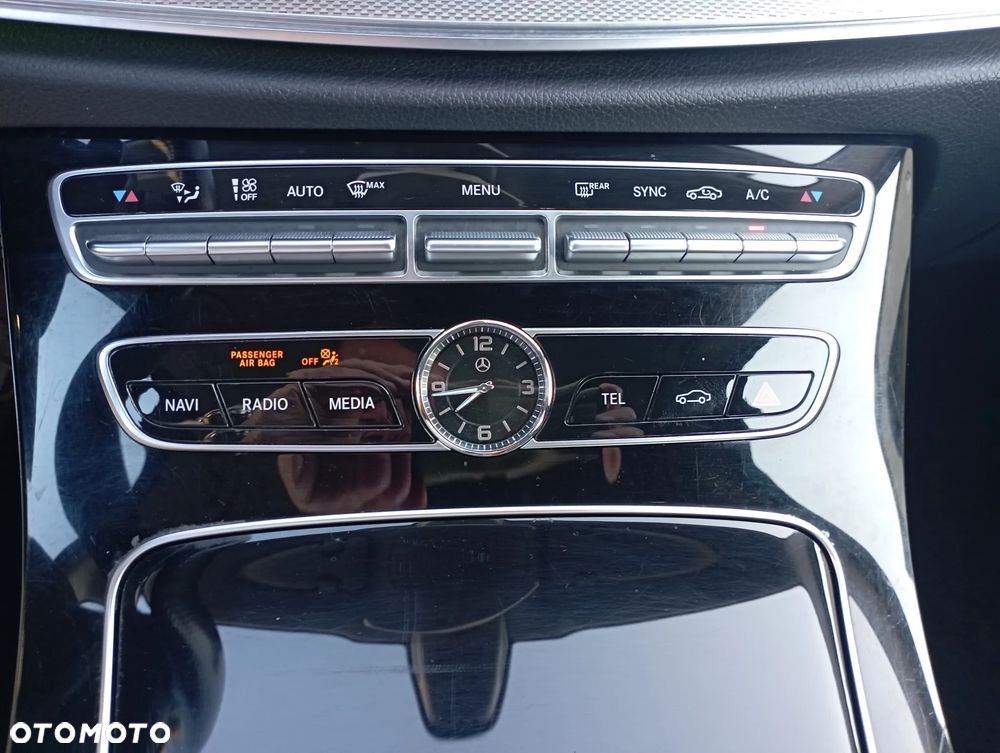 Mercedes-Benz Klasa E 220 d 9G-TRONIC - 15