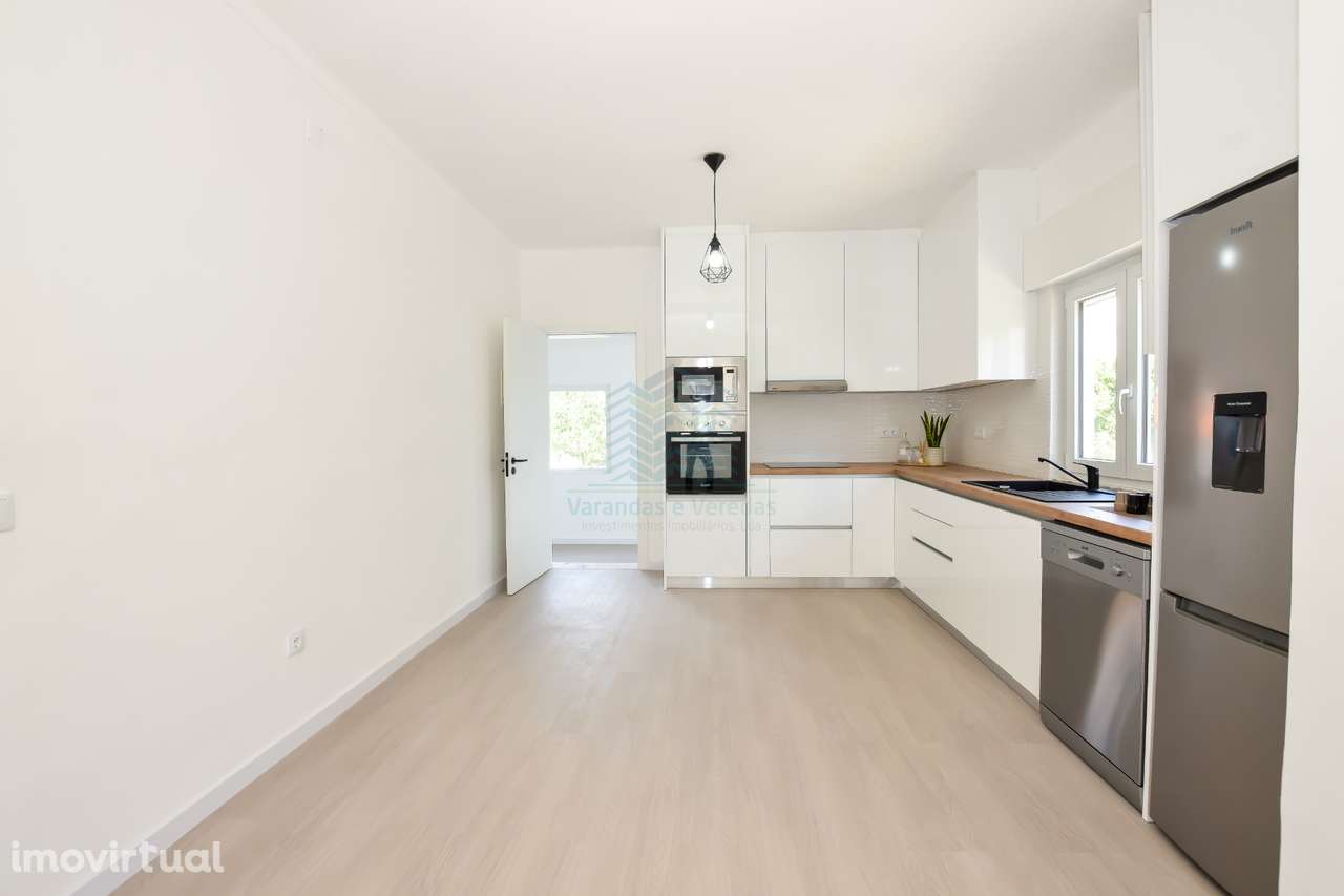 Moradia T3 remodelada com Anexos, Garagem e Poço. - Grande imagem: 2/46