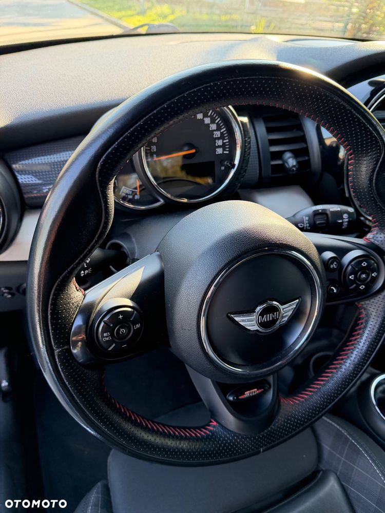 MINI Cooper Standard - 11