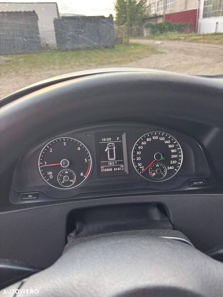 Volkswagen Multivan - 8