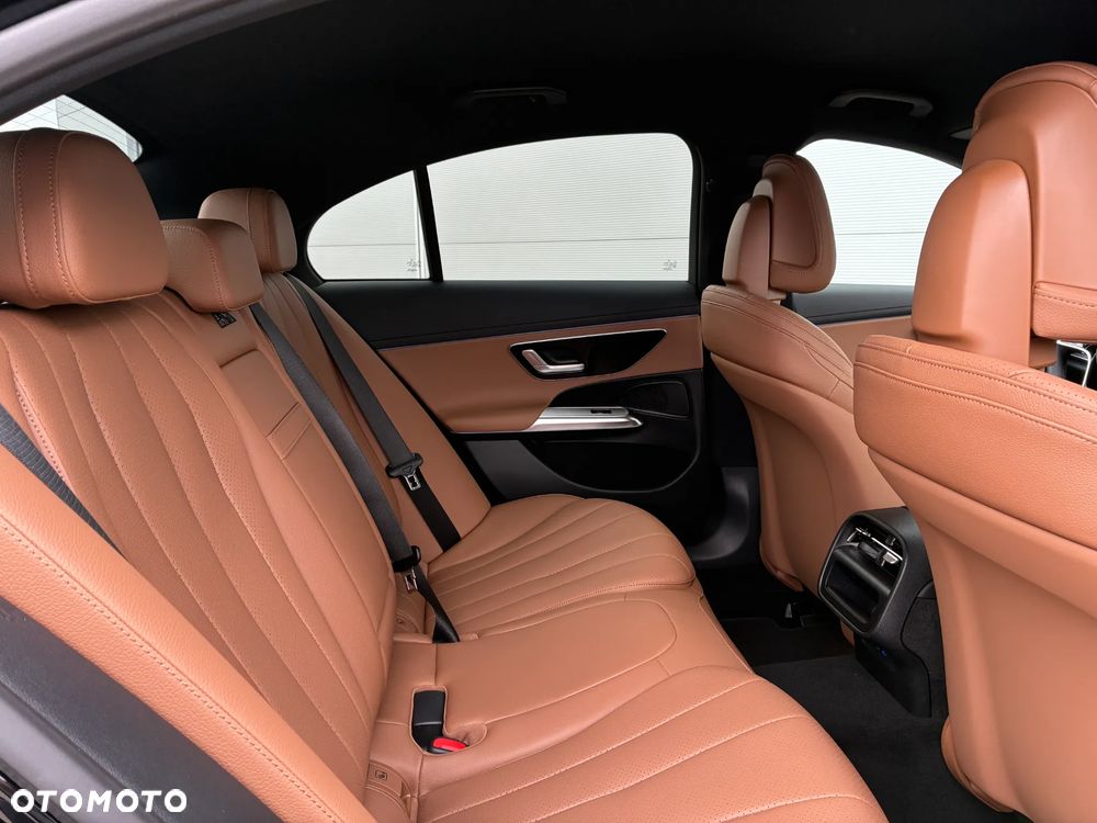 Mercedes-Benz Klasa E 200 d mHEV Avantgarde 9G-Tronic - 6