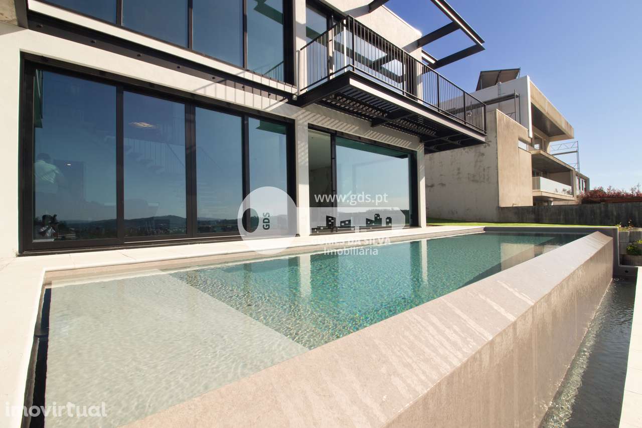Moradia T3 Contemporânea e Diferenciada em Braga - Grande imagem: 2/60