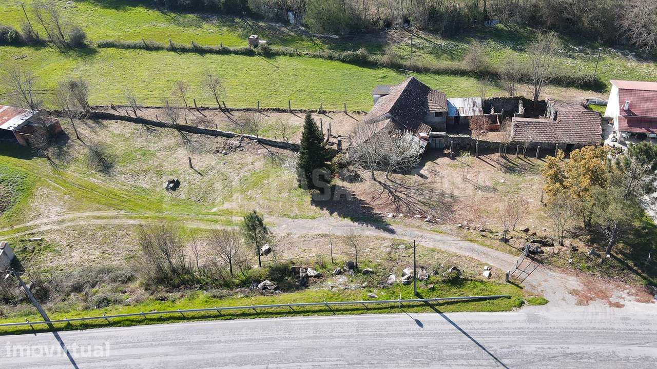 Moradia p/ Reconstruir em Arcas-Mões - Grande imagem: 4/15