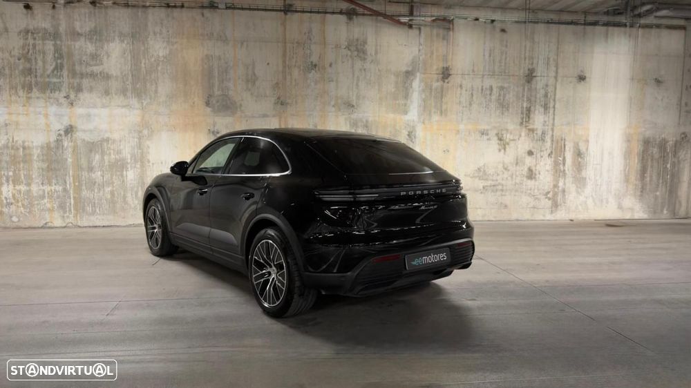 Porsche Macan Electric 4 - 11