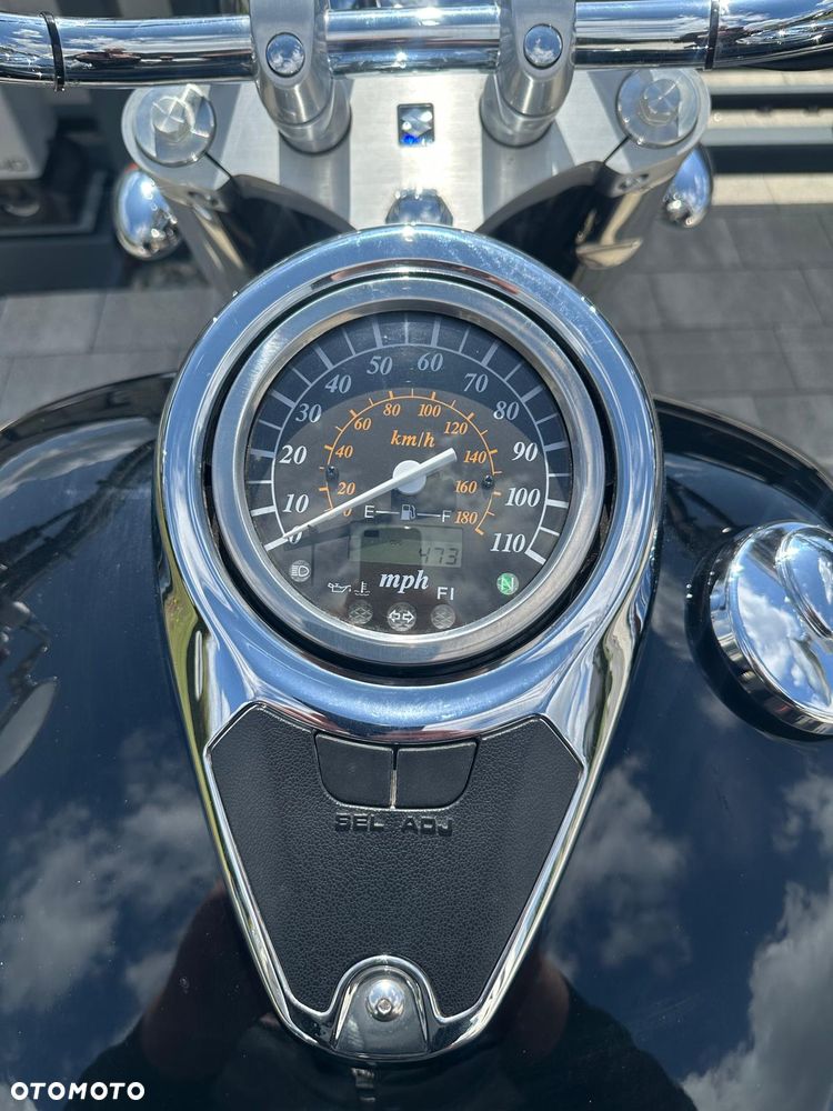 Suzuki Intruder - 13