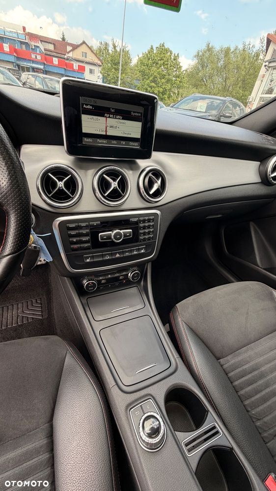 Mercedes-Benz CLA 180 7G-DCT AMG Line - 13