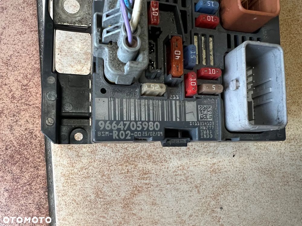 MODUŁ SKRZYNKA BEZPIECZNIKÓW R02 PEUGEOT CITROEN 9664705980 - 2