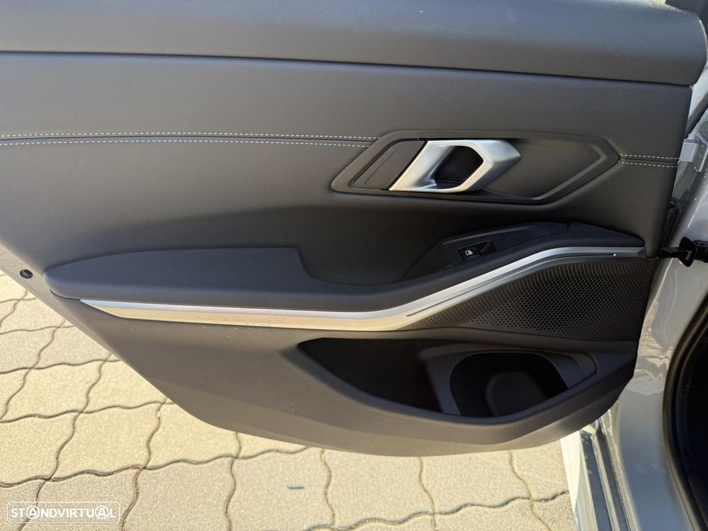 BMW 330 e xDrive Aut. M Sport - 17