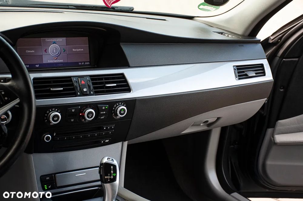 BMW Seria 5 530d - 27