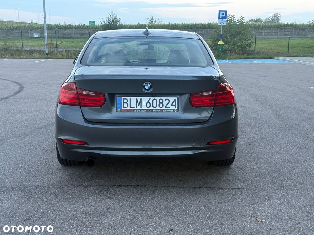 BMW Seria 3 320i - 6