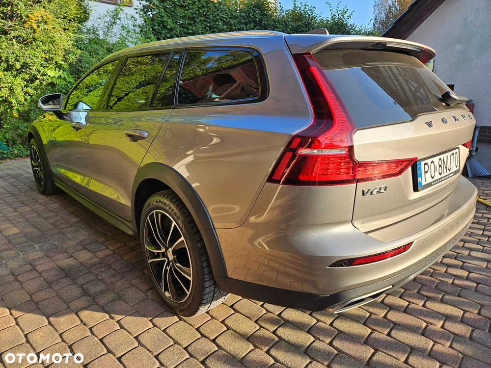 Volvo V60 Cross Country D4 AWD - 33