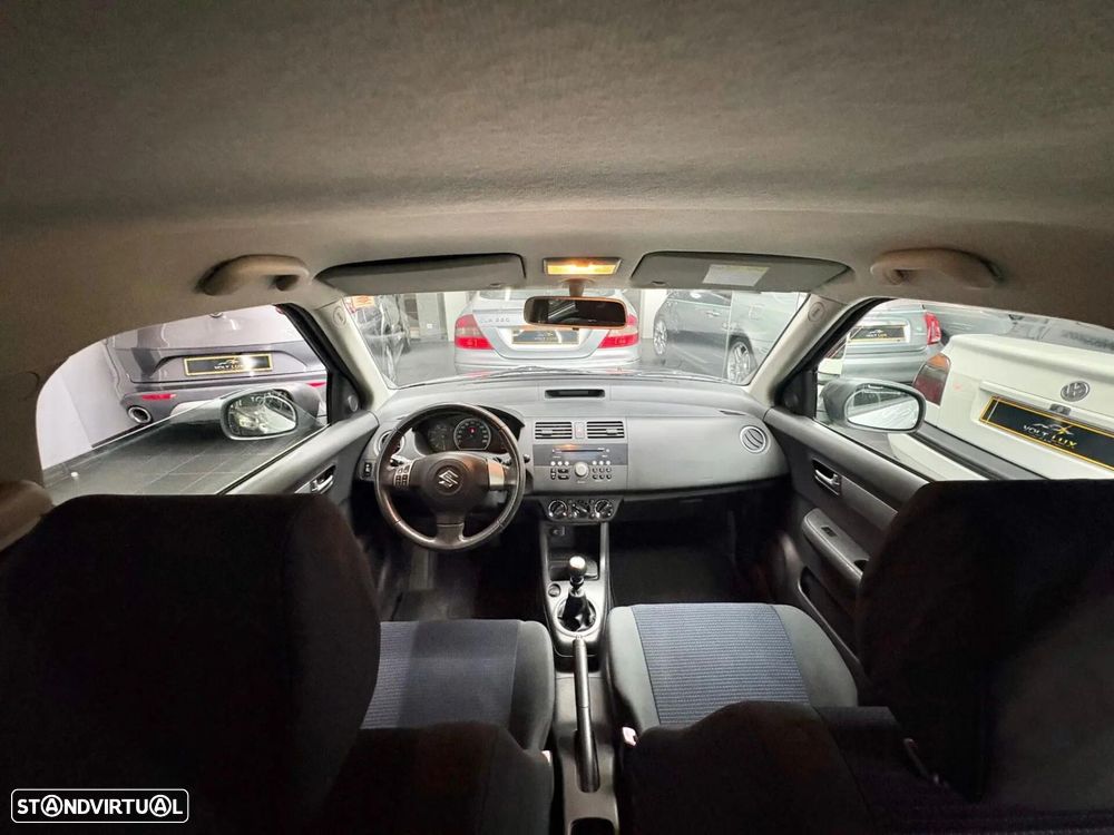 Suzuki Swift 1.3 DDiS Sport — fotografia 15