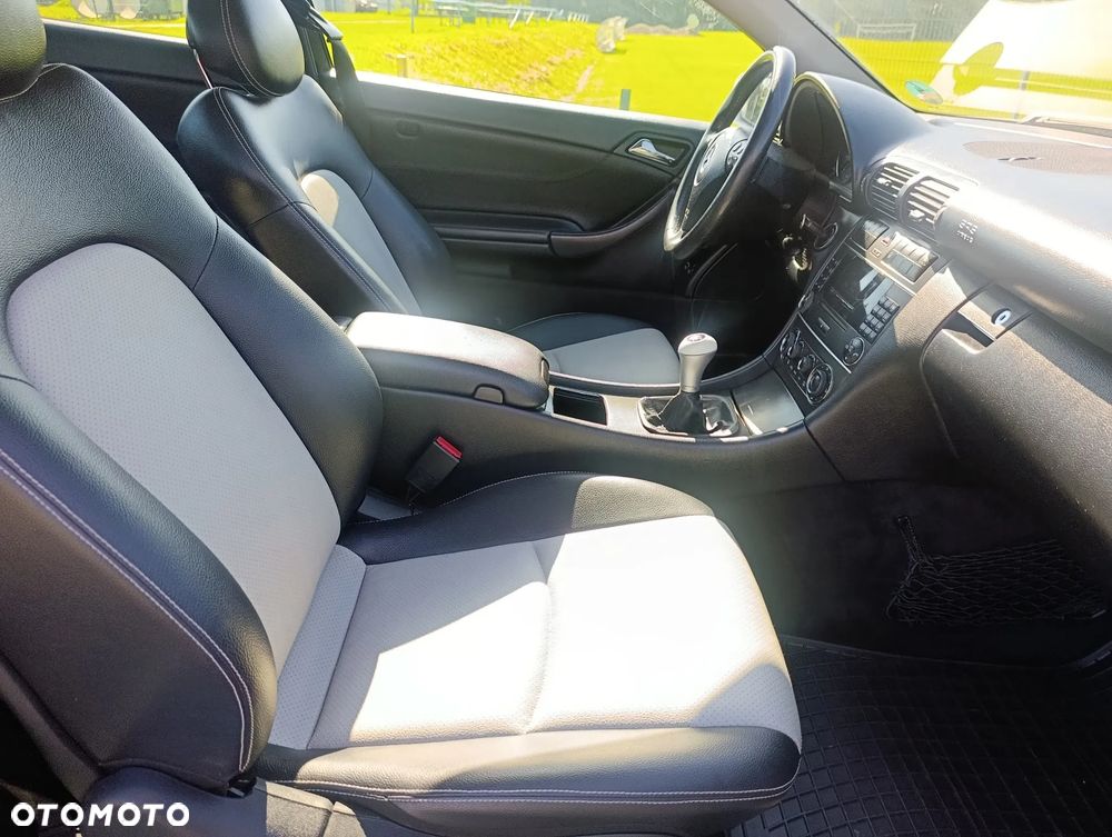 Mercedes-Benz Klasa C 200 Kompressor Sportcoupe - 16