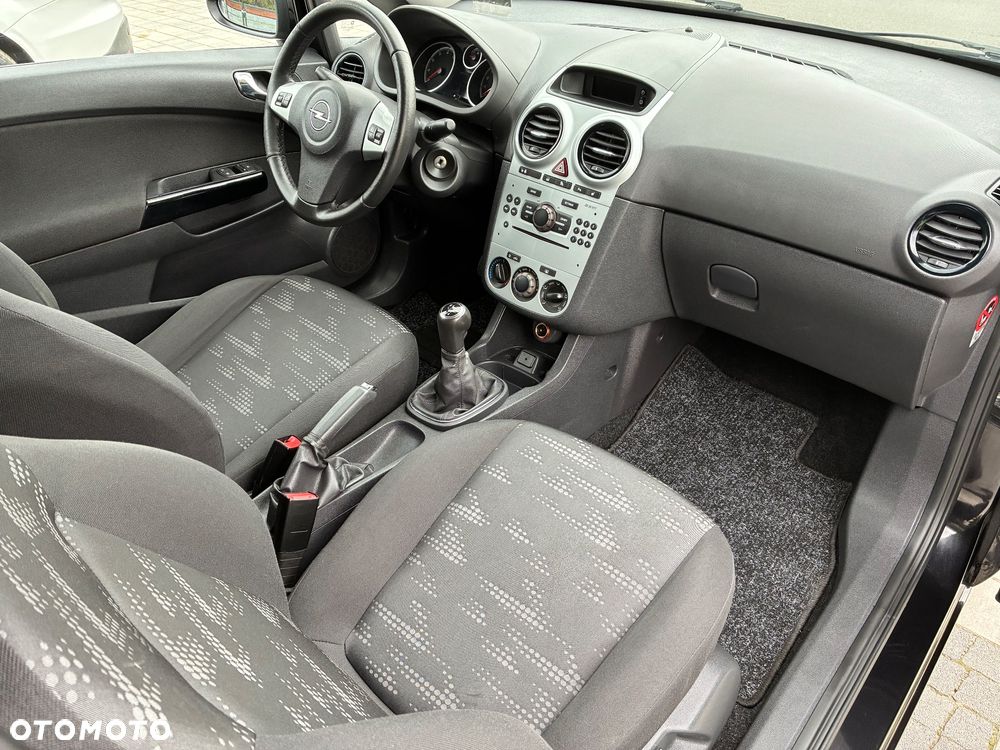 Opel Corsa 1.4 16V Satellite - 16