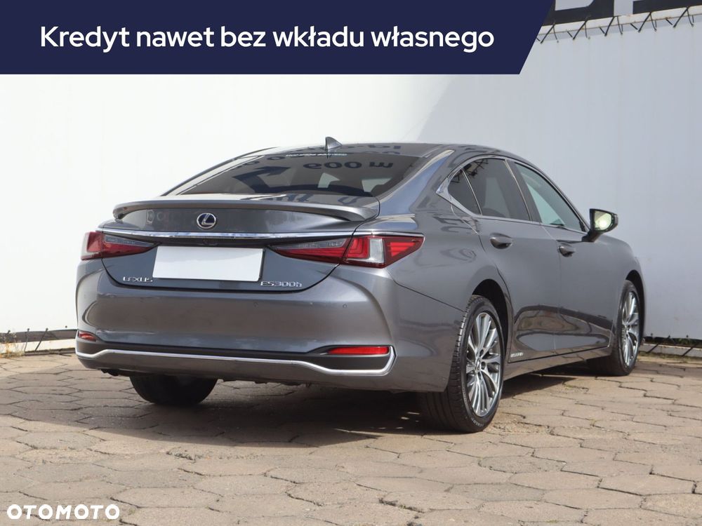 Lexus ES - 7