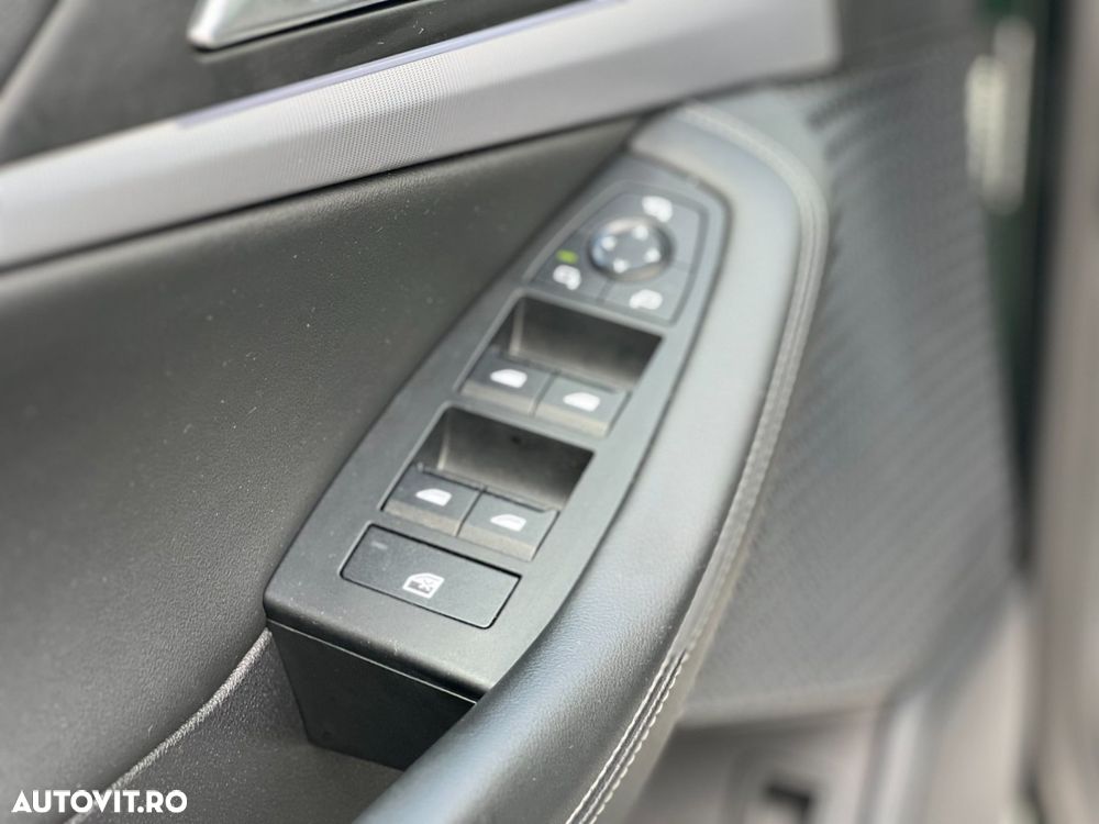 BMW Seria 2 218i - 11