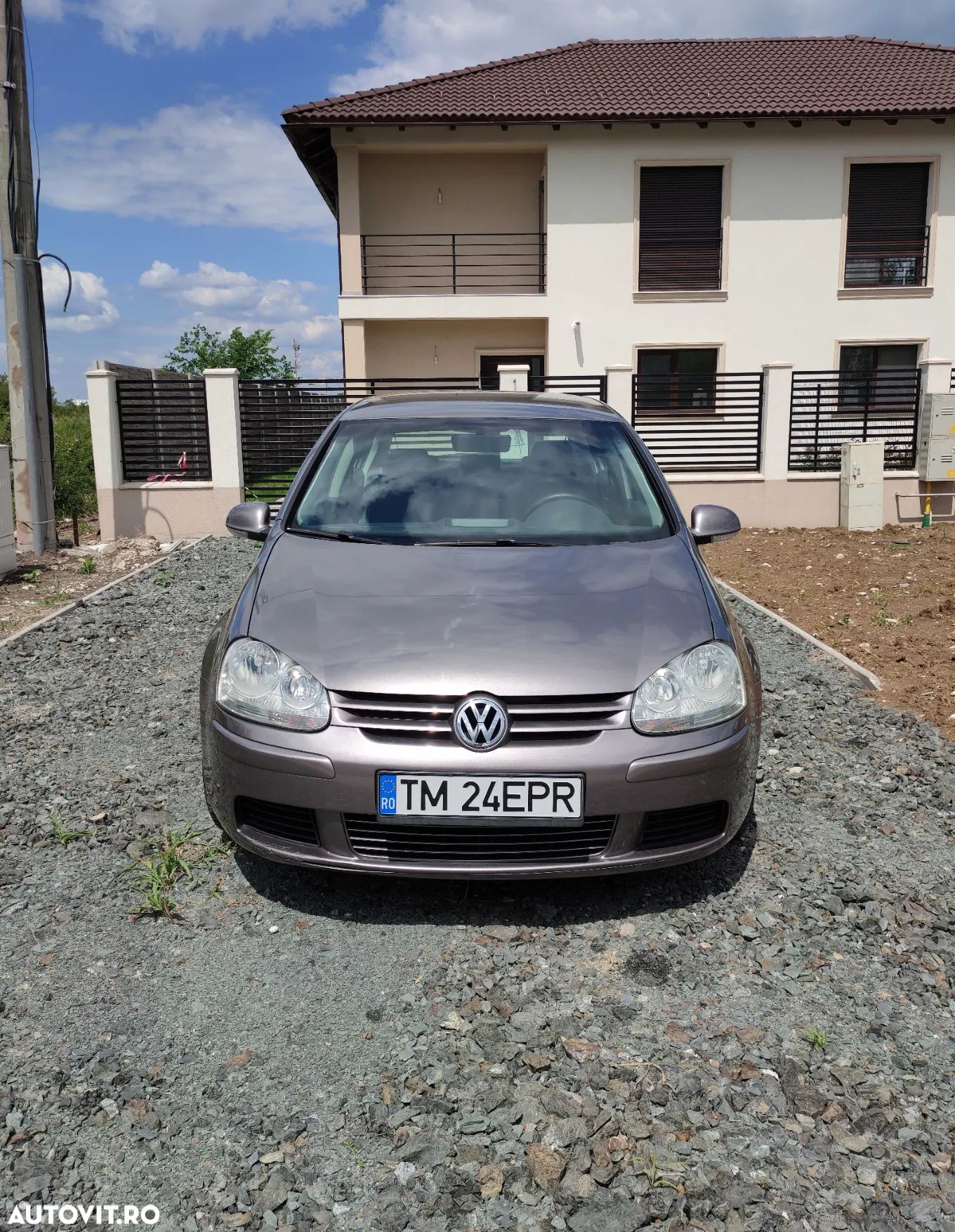 Volkswagen Golf - 1
