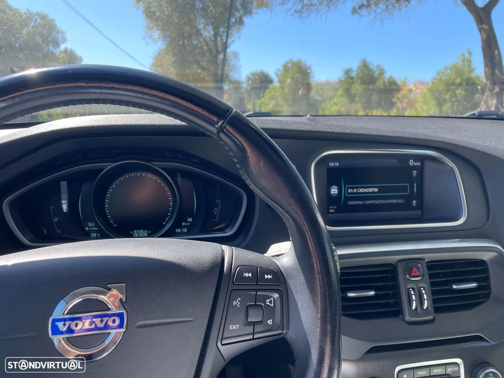 Volvo V40 D2 - 11