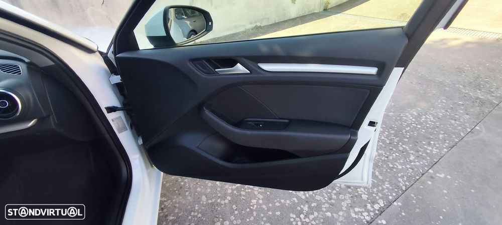 Audi A3 Sportback 1.6 TDI - 17