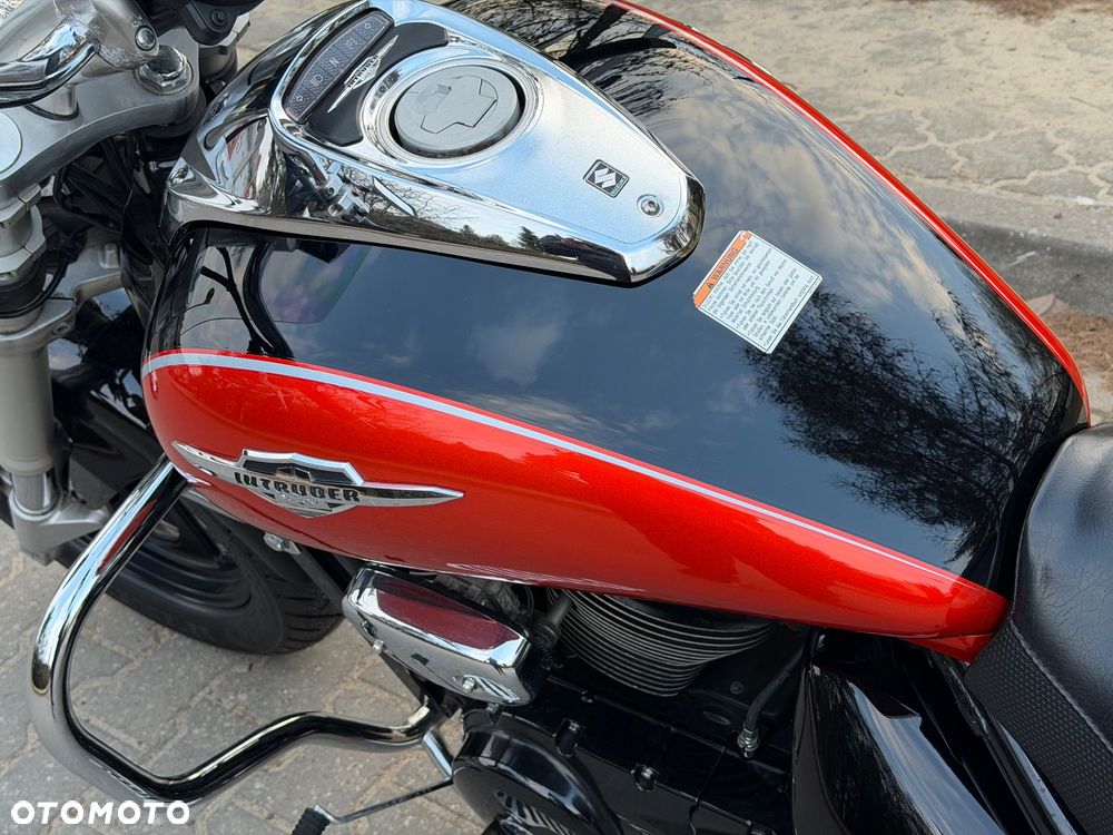 Suzuki Intruder - 15