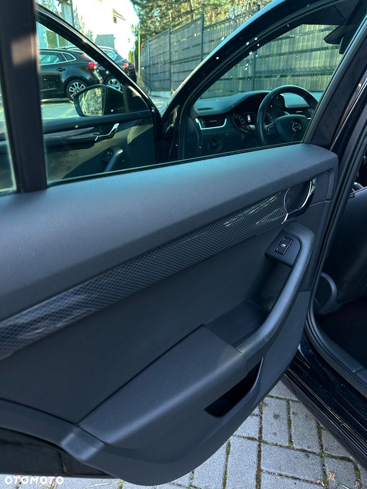 Skoda Octavia 2.0 TDI (Green tec) DSG RS - 27