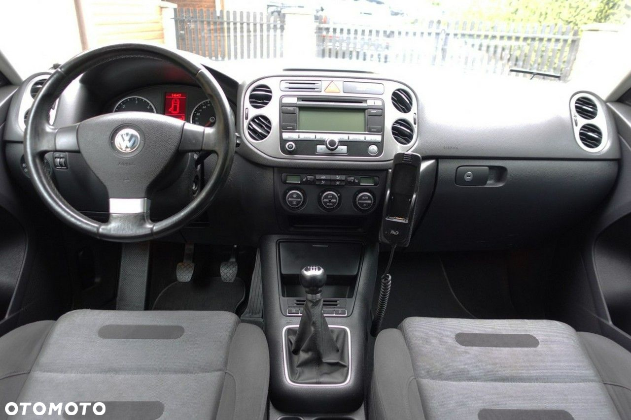 Volkswagen Tiguan - 11
