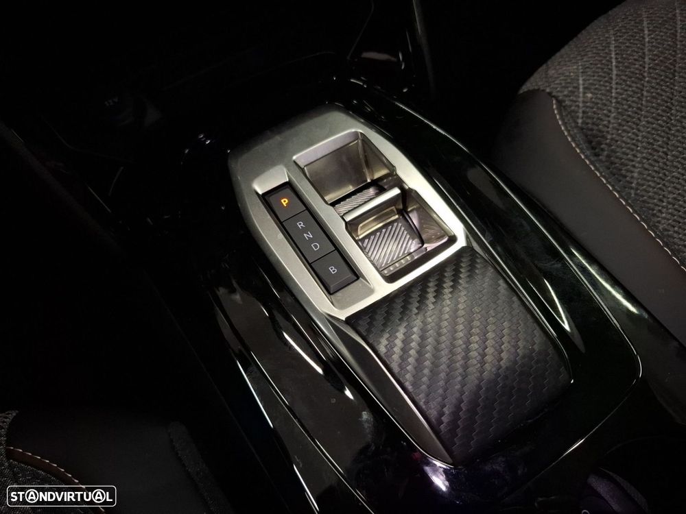 Peugeot e-2008 54 kWh Allure - 19
