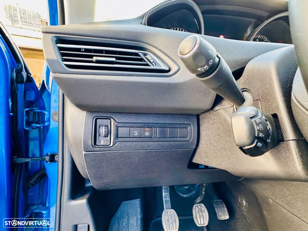 Peugeot 308 1.2 PureTech Business Line - 26