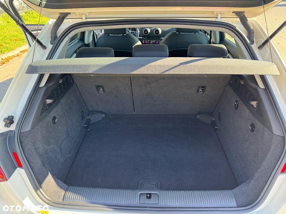 Audi A3 1.6 TDI DPF S tronic Ambiente - 11
