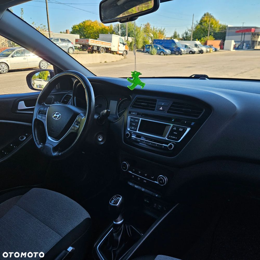 Hyundai i20 - 17