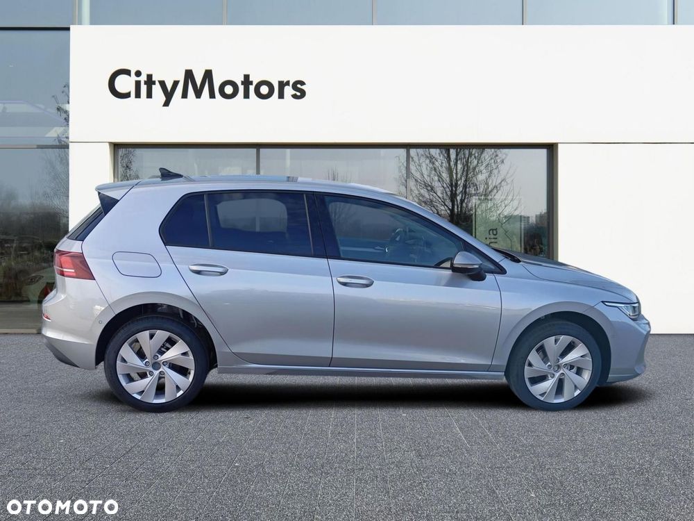Volkswagen Golf - 8