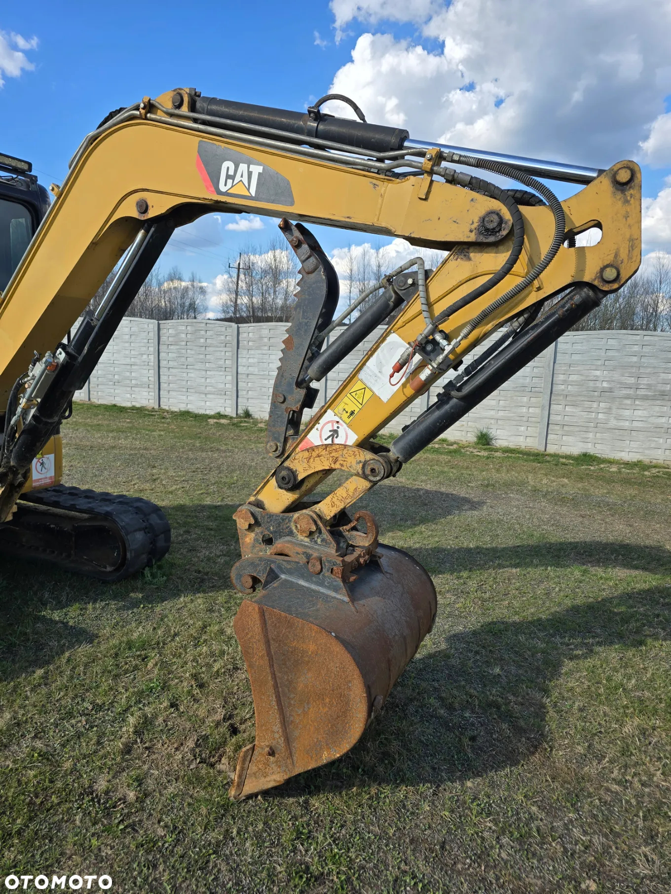 Caterpillar - 8