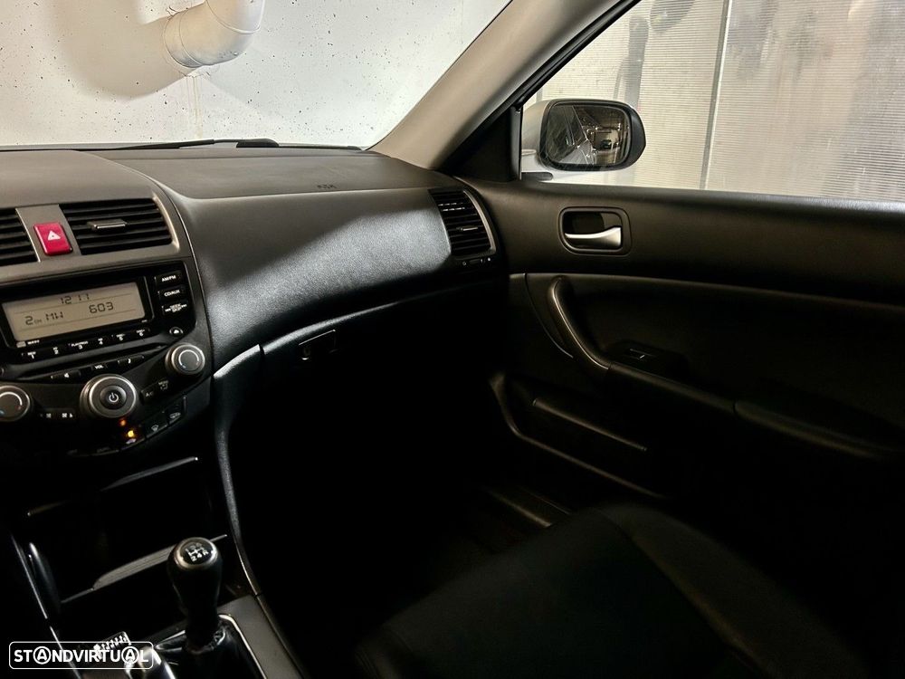 Honda Accord 2.0 Sport - 33