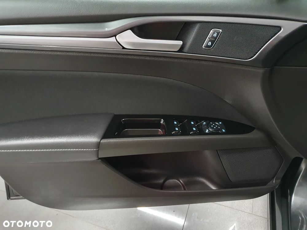 Ford Mondeo 2.0 TDCi Titanium PowerShift - 19