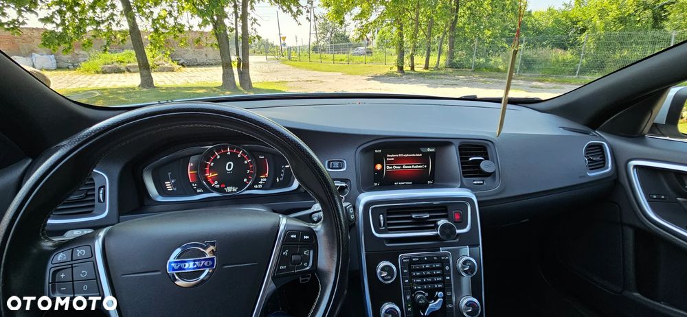 Volvo V60 T3 Momentum - 17