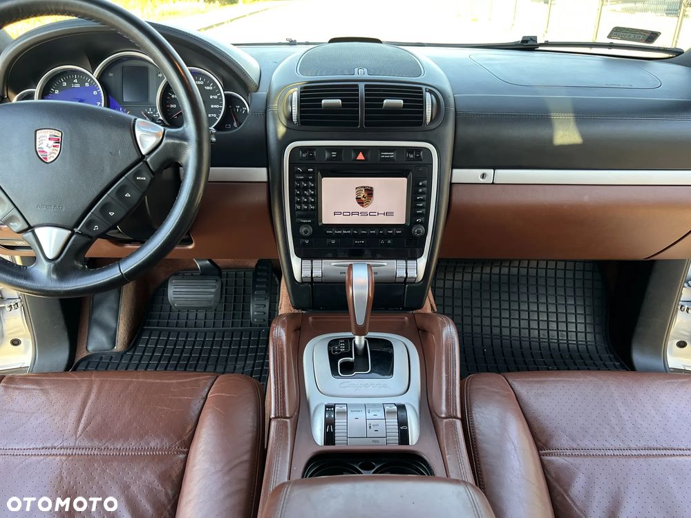 Porsche Cayenne - 20