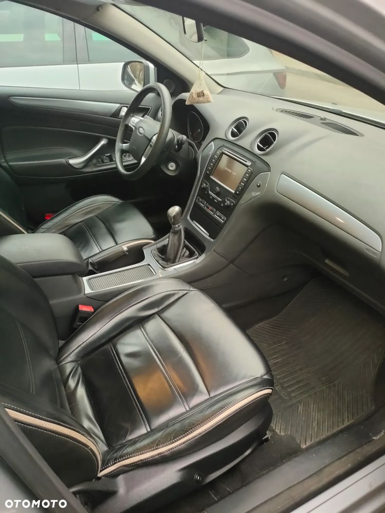 Ford Mondeo 2.0 Trend - 23