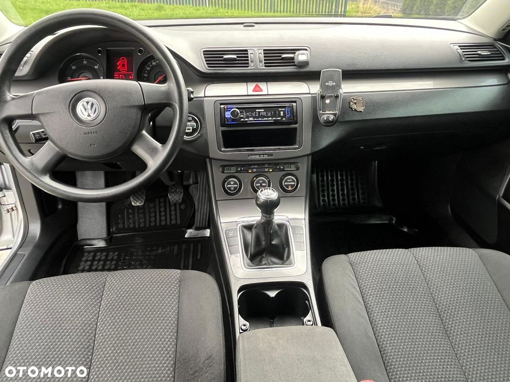 Volkswagen Passat 1.9 TDI Comfortline - 9