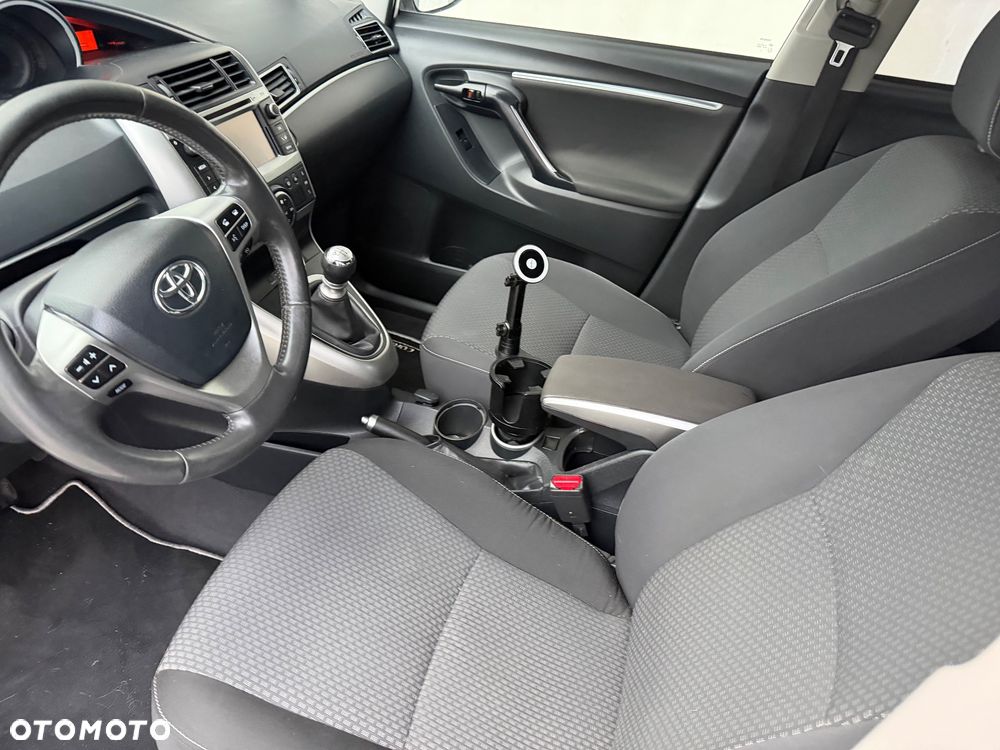 Toyota Verso 2.0 D-4D Active - 17