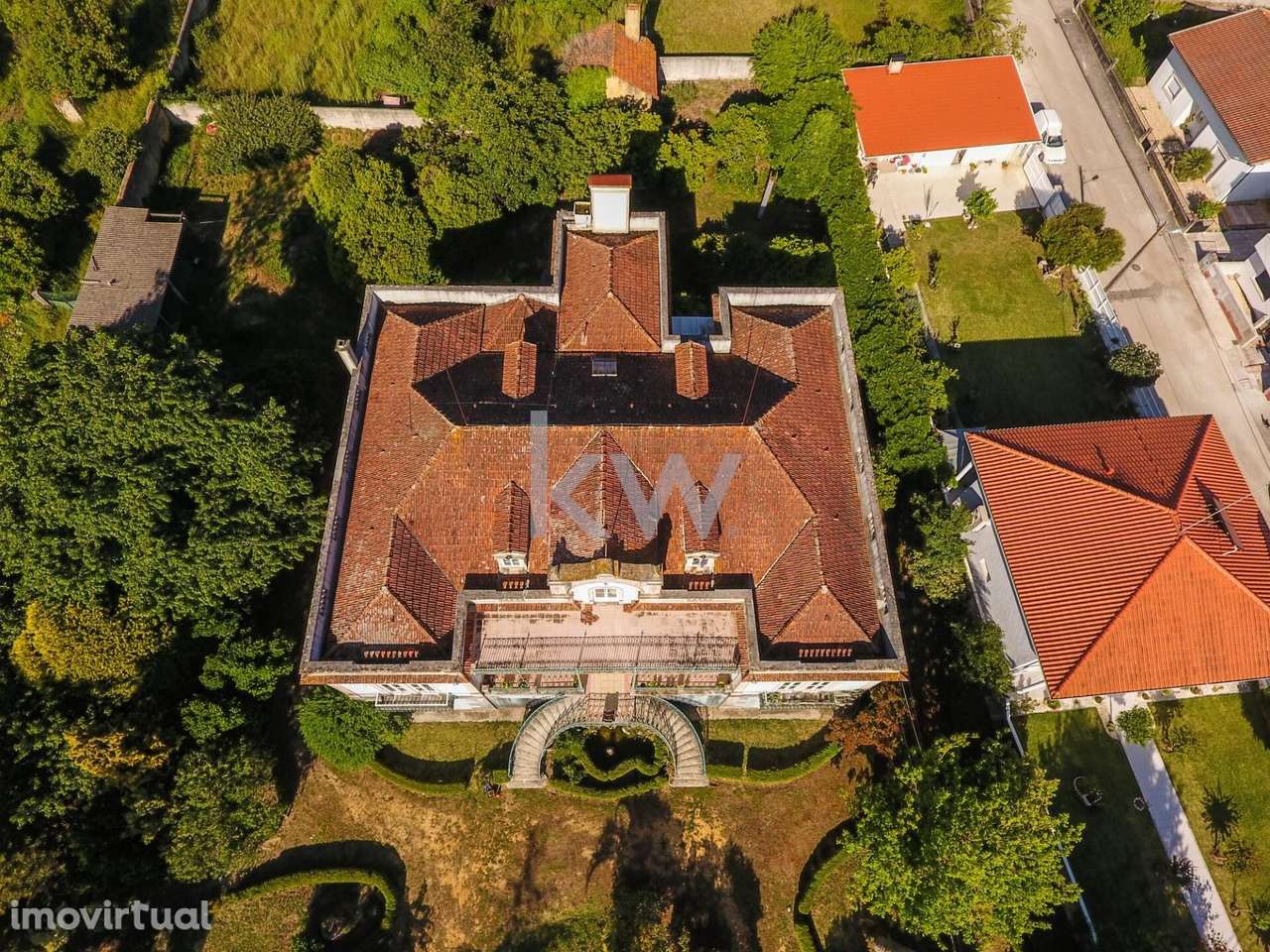 Palacete Villa Carlota – Um Símbolo de Elegância e História na Pocariç - Grande imagem: 3/60