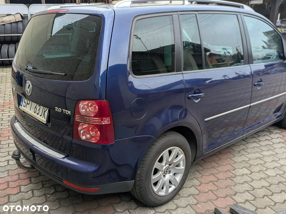Volkswagen Touran 2.0 TDI DPF Highline - 3