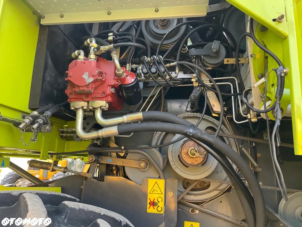 Claas Medion 330 - 10