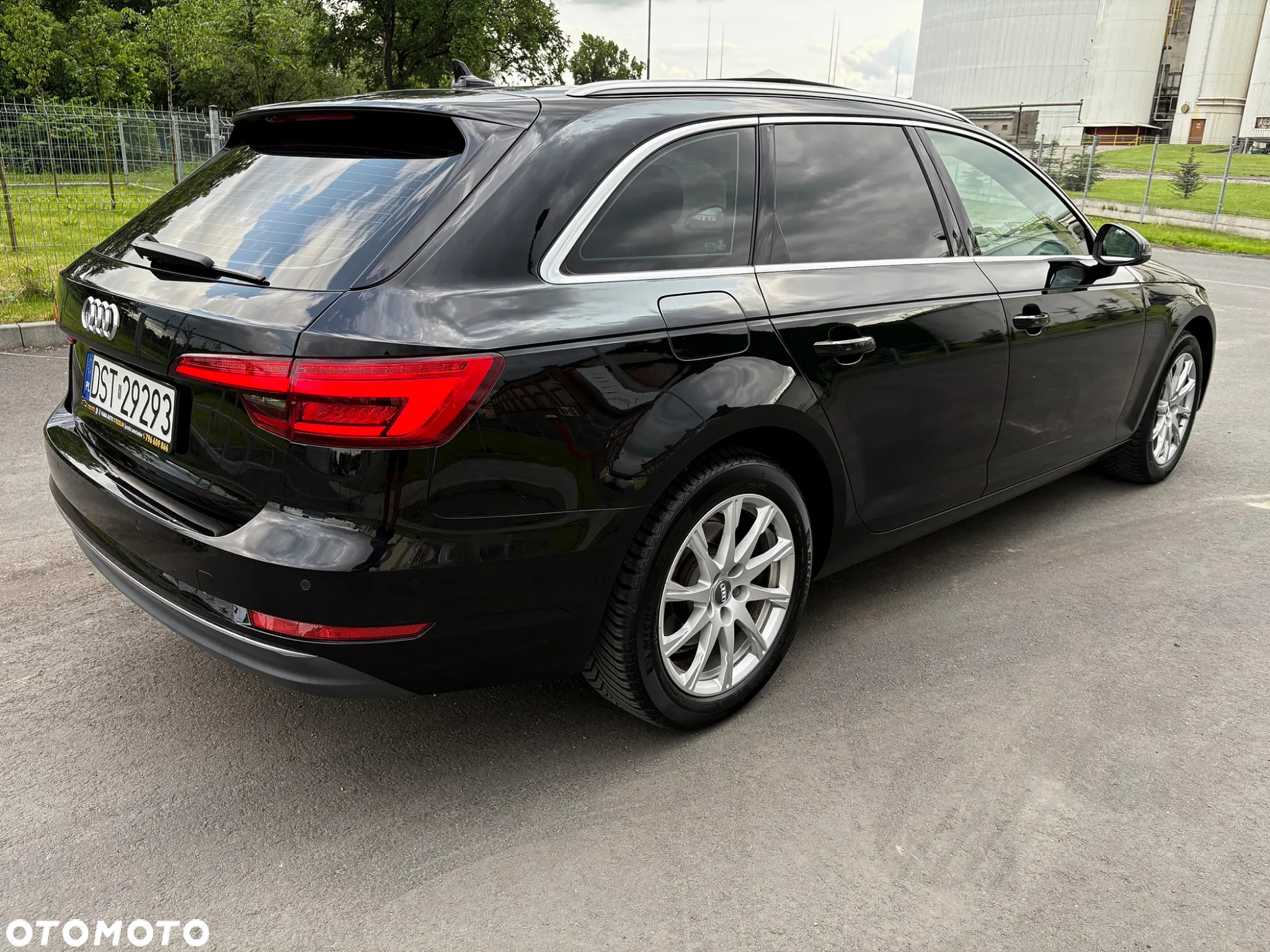 Audi A4 Avant 2.0 TDI ultra S tronic design - 17