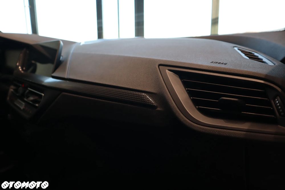 BMW Seria 2 218i M Sport sport - 23