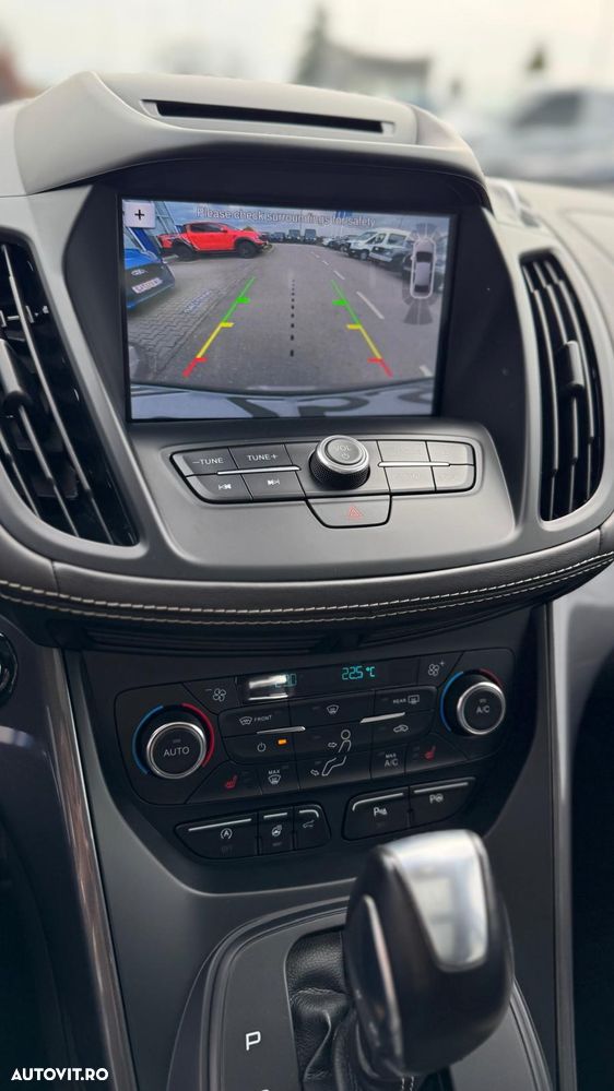 Ford Kuga 2.0 TDCi 4WD Powershift Vignale - 18