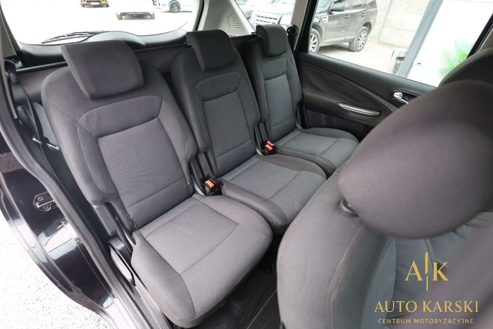 Ford S-Max - 32